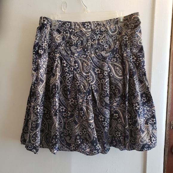 Tommy Hilfiger skirt - Picture 2 of 3